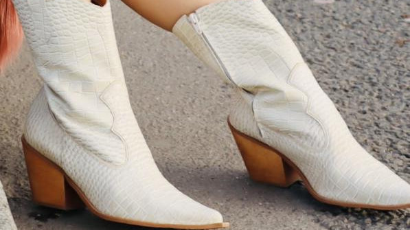 What to wear with Women Western/Cowboy Boots