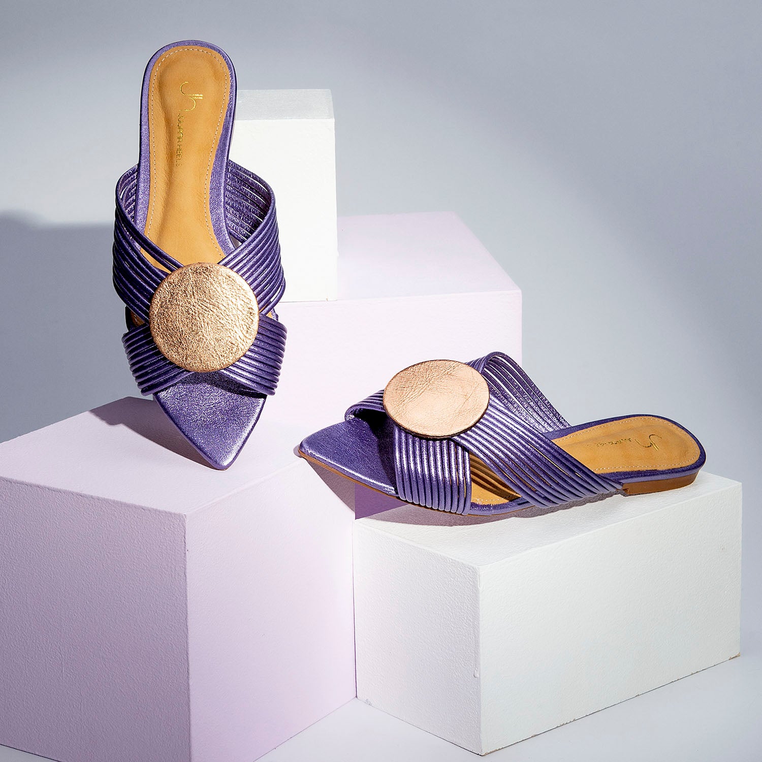 Nesoi - Very Peri Metallic Flat Sandals - Juliana Heels