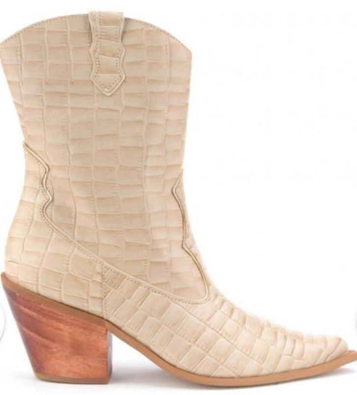 Western Pre Order Boots Cappuccino Off White - Juliana Heels 